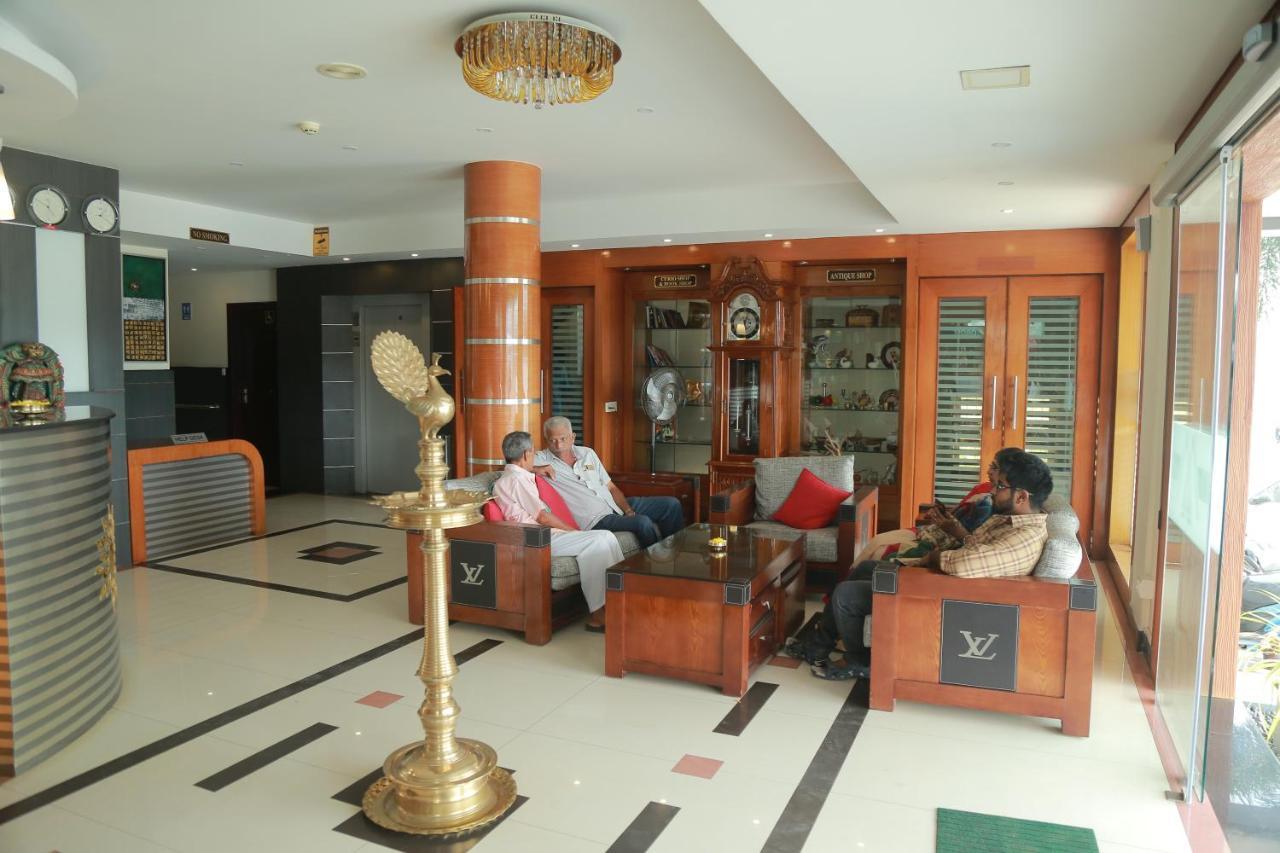 Hotel Jyothis Regency Палакад Екстериор снимка